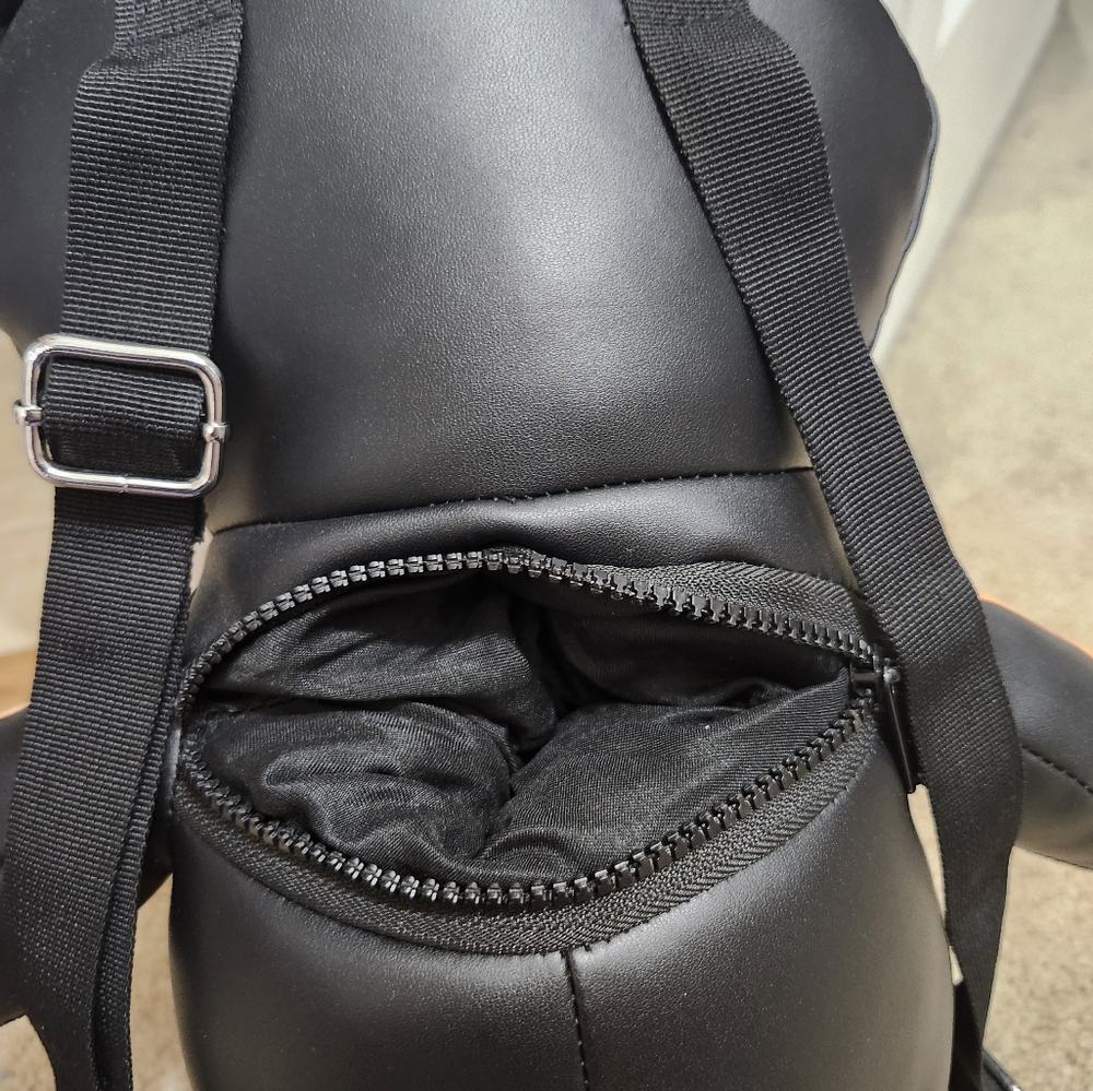 Black Skeleton Bear Backpack - Picture 3 of 3